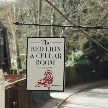 The Red Lion & Cellar Room, Betchworth Экстерьер фото